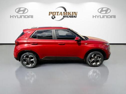 2022 Hyundai VENUE SEL