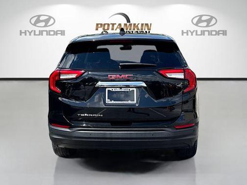 Ebony Twilight Metallic 2023 GMC Terrain SLE