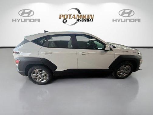 Atlas 2027 Hyundai KONA SE