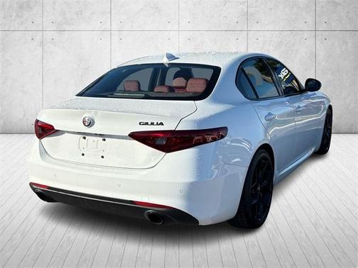 2020 Alfa Romeo Giulia Base