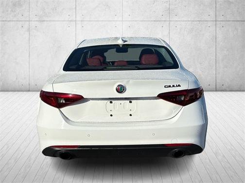 2020 Alfa Romeo Giulia Base
