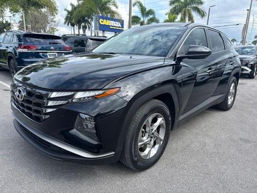 Black Pearl 2024 Hyundai TUCSON SE