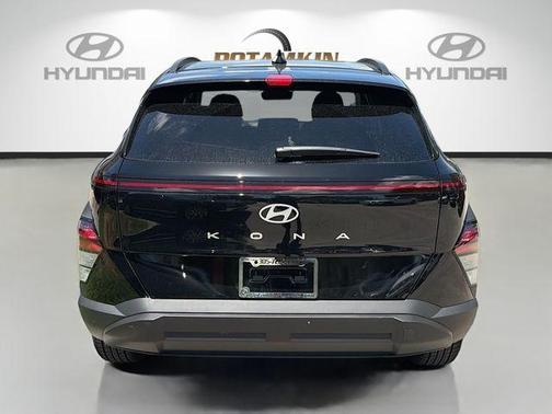 Abyss Black Pearl 2026 Hyundai KONA SEL Sport