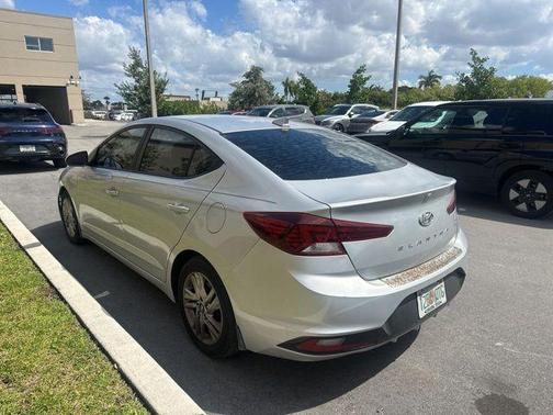 2019 Hyundai ELANTRA SEL