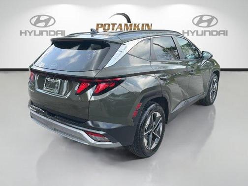Green 2025 Hyundai TUCSON SEL