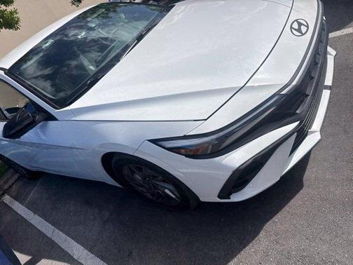 White 2024 Hyundai ELANTRA SEL