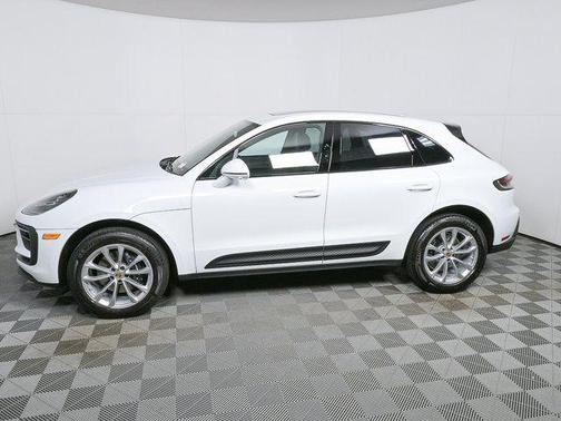 2025 Porsche Macan AWD