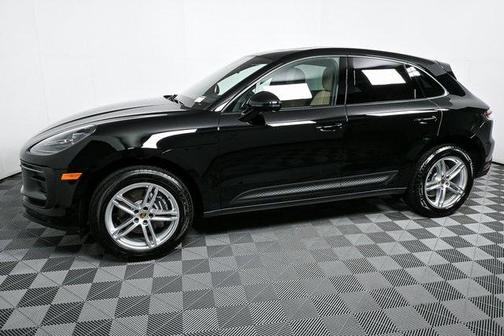 2025 Porsche Macan AWD