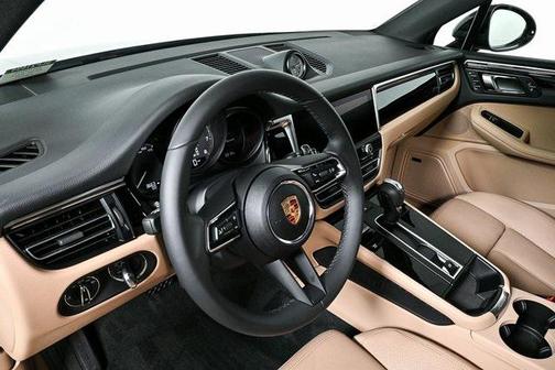 2025 Porsche Macan AWD