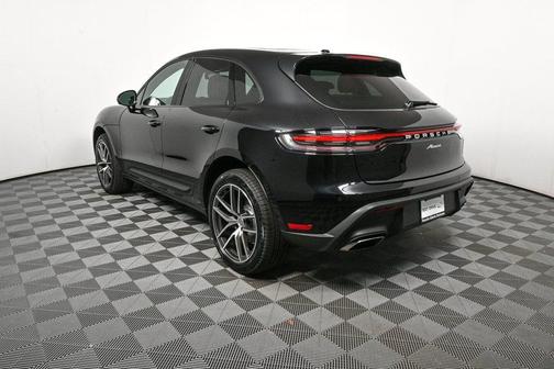 2025 Porsche Macan AWD