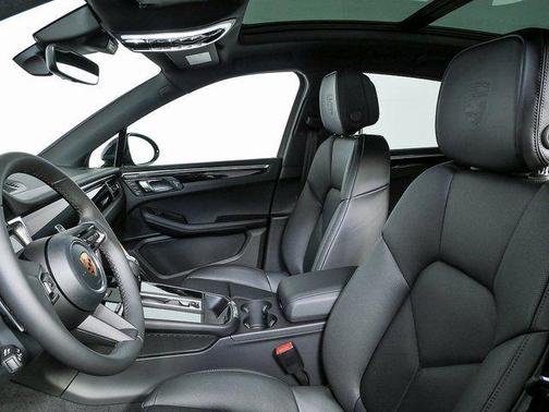 2026 Porsche Macan AWD