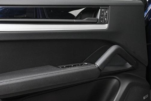 2024 Porsche Cayenne AWD