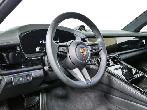 Chalk 2025 Porsche Panamera 4