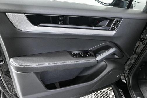 2026 Porsche Cayenne AWD