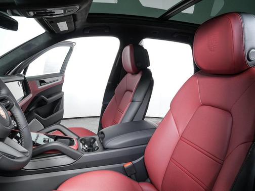 2026 Porsche Cayenne GTS