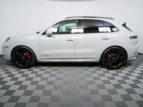 2026 Porsche Cayenne GTS