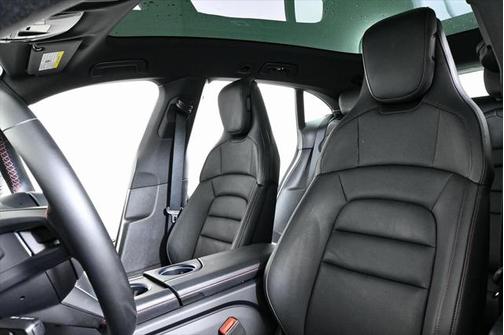 2022 Porsche Taycan Cross Turismo 4S