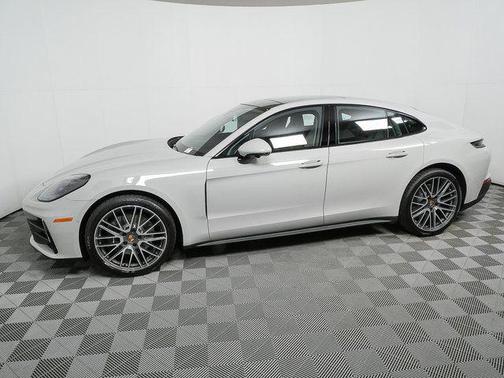 2026 Porsche Panamera RWD