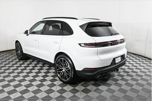 2025 Porsche Cayenne AWD
