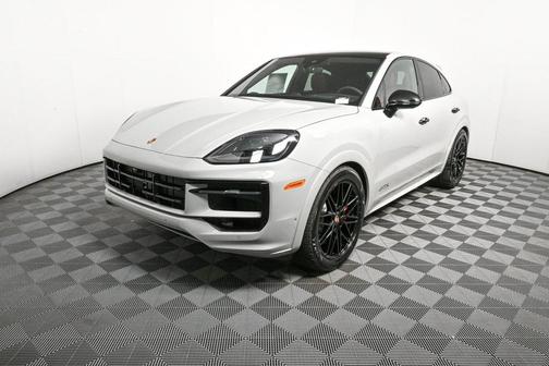 2025 Porsche Cayenne GTS
