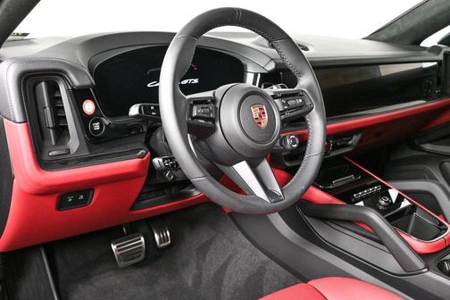 2025 Porsche Cayenne GTS