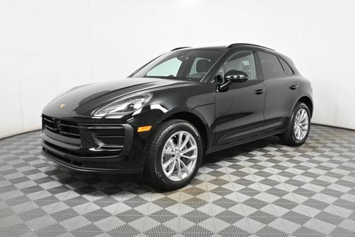 2025 Porsche Macan AWD