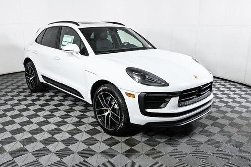 2025 Porsche Macan Base