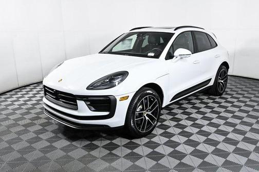 2025 Porsche Macan Base