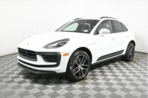 2025 Porsche Macan Base