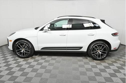 2025 Porsche Macan Base
