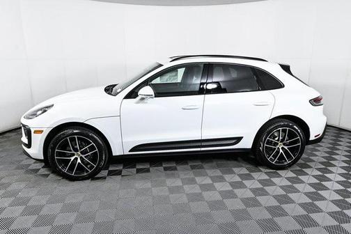2025 Porsche Macan Base