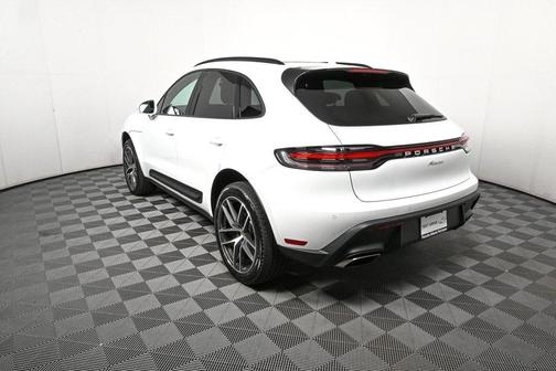 2026 Porsche Macan AWD