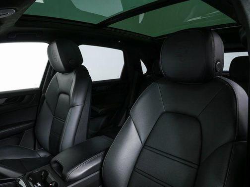 2025 Porsche Cayenne GTS