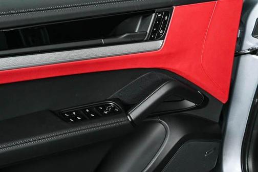 2025 Porsche Cayenne AWD