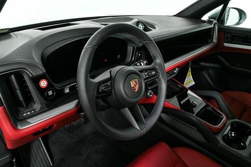 2025 Porsche Cayenne AWD