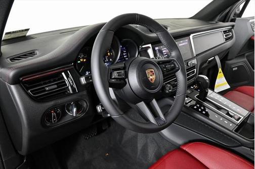 2025 Porsche Macan GTS