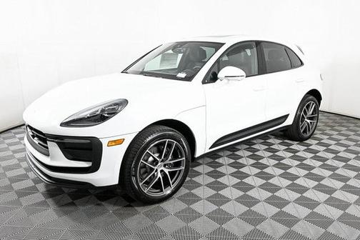 2025 Porsche Macan Base