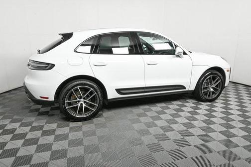 2025 Porsche Macan Base