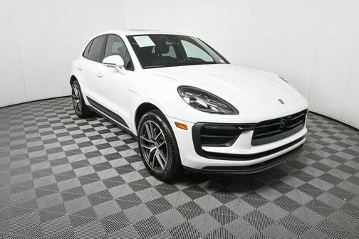 2025 Porsche Macan Base