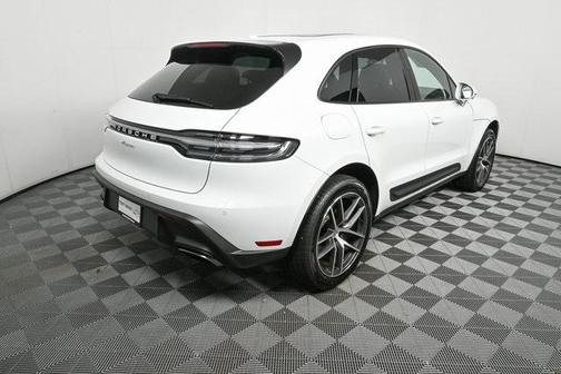 2025 Porsche Macan Base