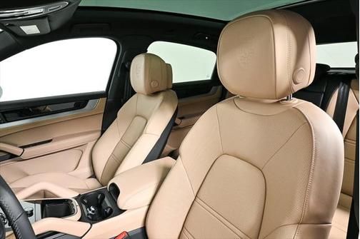 2025 Porsche Cayenne AWD