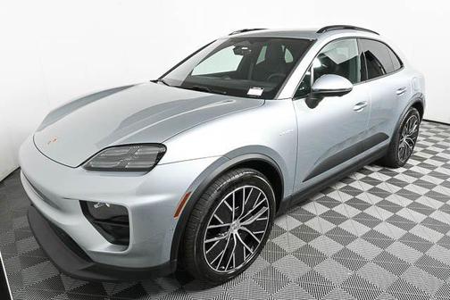2025 Porsche Macan Base