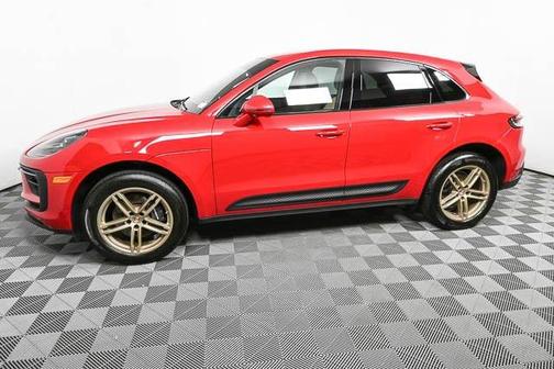 2022 Porsche Macan Base