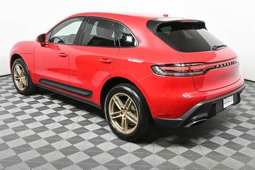 2022 Porsche Macan Base
