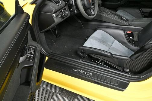 2025 Porsche 718 Cayman GT4 RS