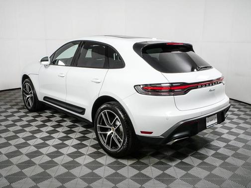 2026 Porsche Macan AWD