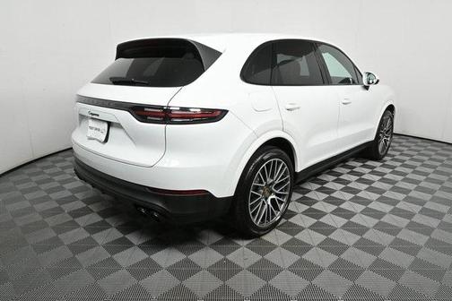 2023 Porsche Cayenne Platinum Edition