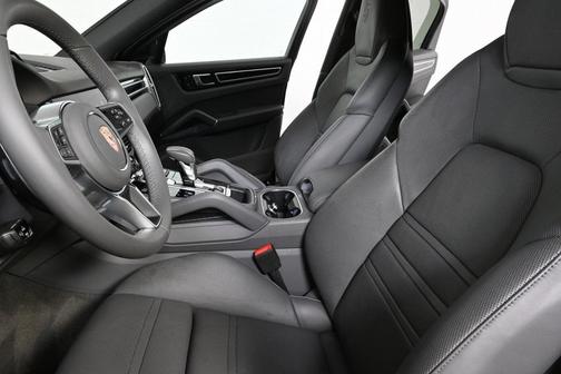 2022 Porsche Cayenne AWD