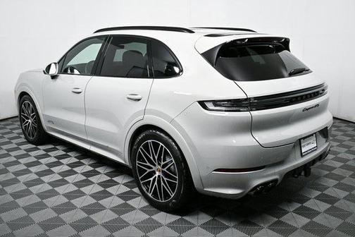 2025 Porsche Cayenne GTS