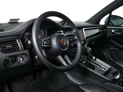 2024 Porsche Macan AWD